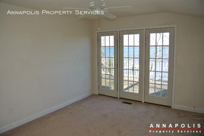 Building Photo - 7025 bay front drive