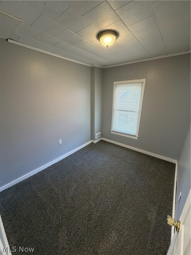 Building Photo - 155 Garfield Ave