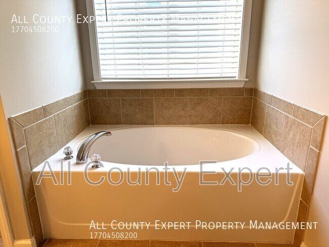 Building Photo - 3670 Fedorite Walk