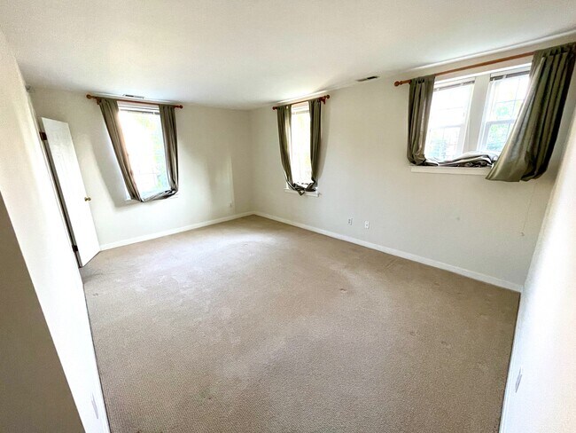 Bedroom - 104 Woodside Rd