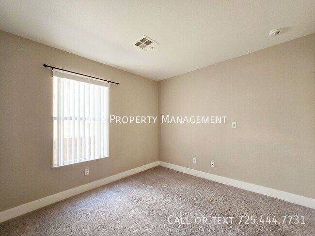 Building Photo - BEAUTIFUL 3 BED, 2 BATH HOME WITH OPEN FLO...