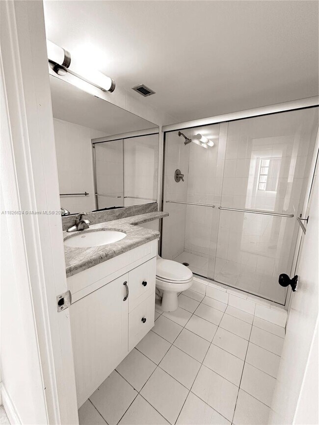 Building Photo - 150 Ocean Ln Dr