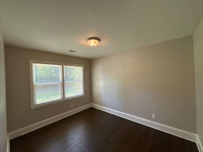 Building Photo - T.R. Lawing Realty Property