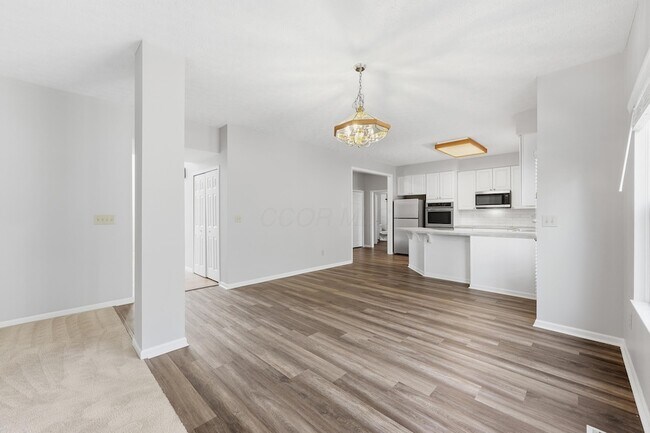 Building Photo - 6498 Ringsend Ct