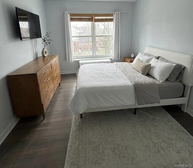 Building Photo - 305 Sixth Ave