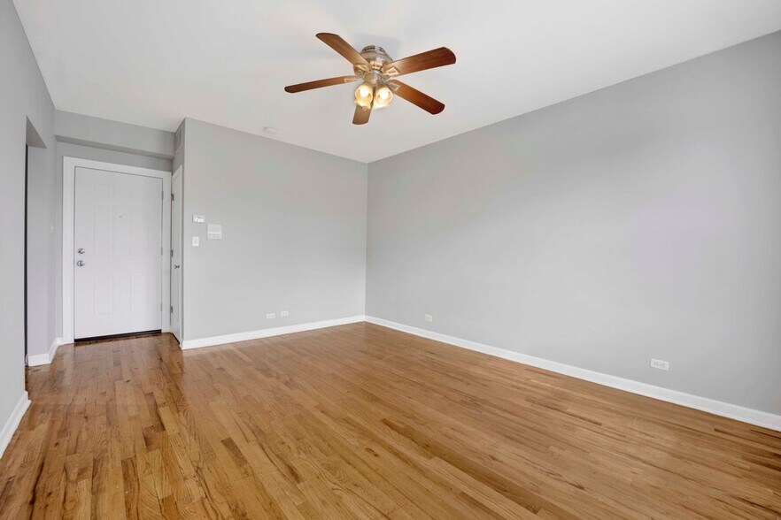 Building Photo - 701 S 5th Ave