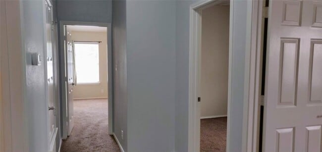 Building Photo - 309 Riverine Way