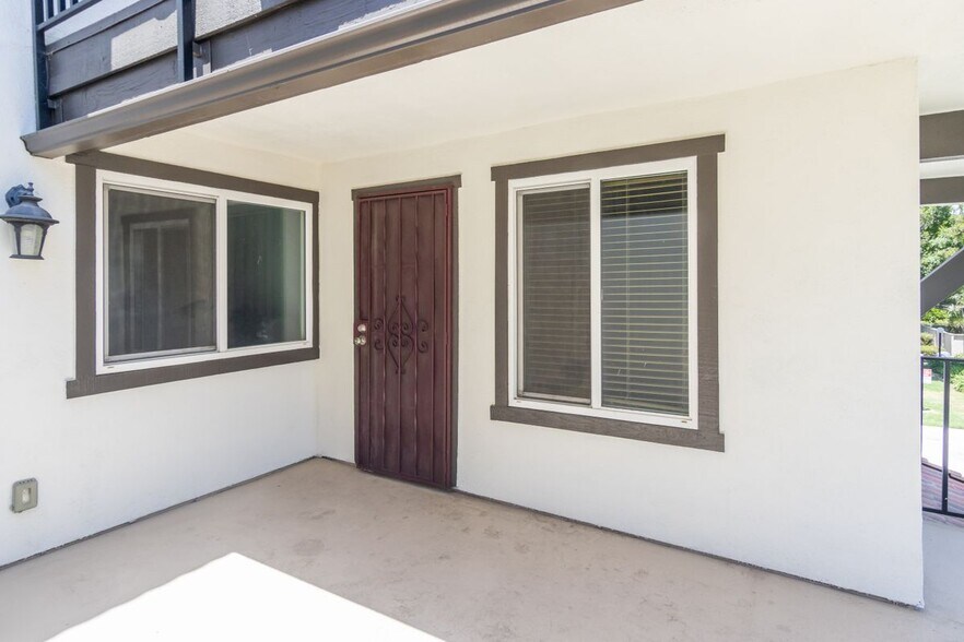Building Photo - 868 Cinnamon Ln