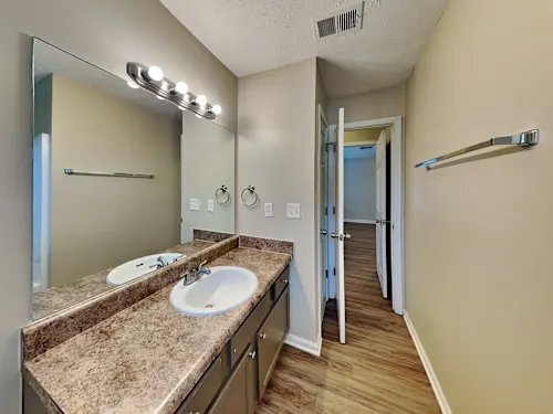 Building Photo - 410 Autumn Lake Ct