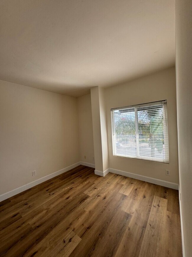 Building Photo - Amazing 4BR/2BA - Condo in the heart of North Park!