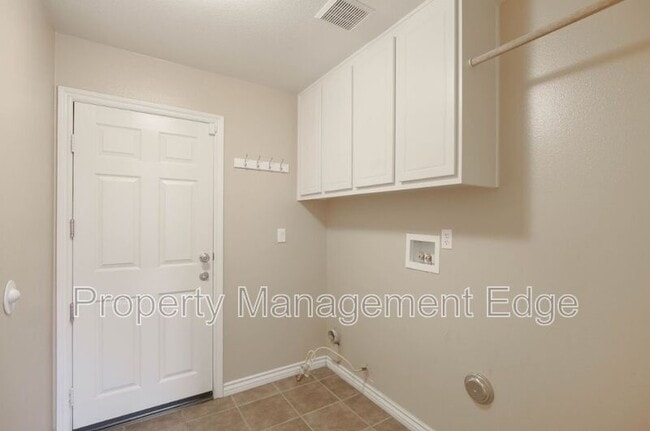 Building Photo - 29784 Ski Ranch St