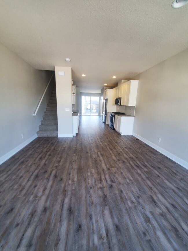 Building Photo - 3 Bedroom 3 Bath Townhouse 1st floor bed/bath
