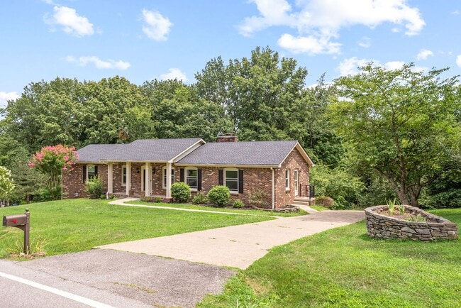 Building Photo - Pet Friendly Three Bedroom with Basement!