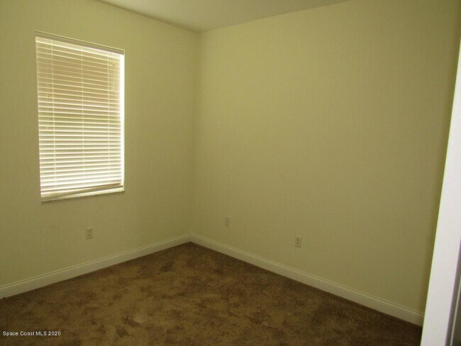 Building Photo - 1741 Bridgeport Cir