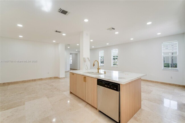 Building Photo - 7500 NW 107th Pl