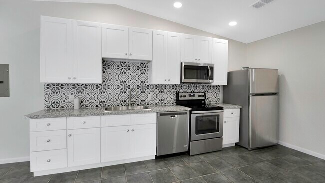Building Photo - 542 Thorain Blvd