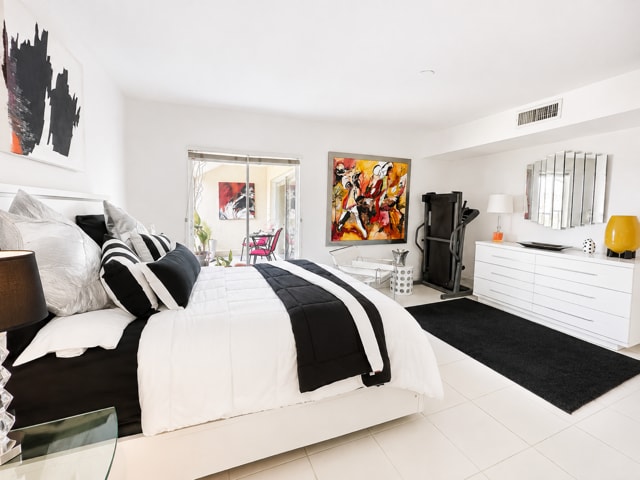 Building Photo - Meticulous Gulf front condo with unobstructed views of the clear blue water.