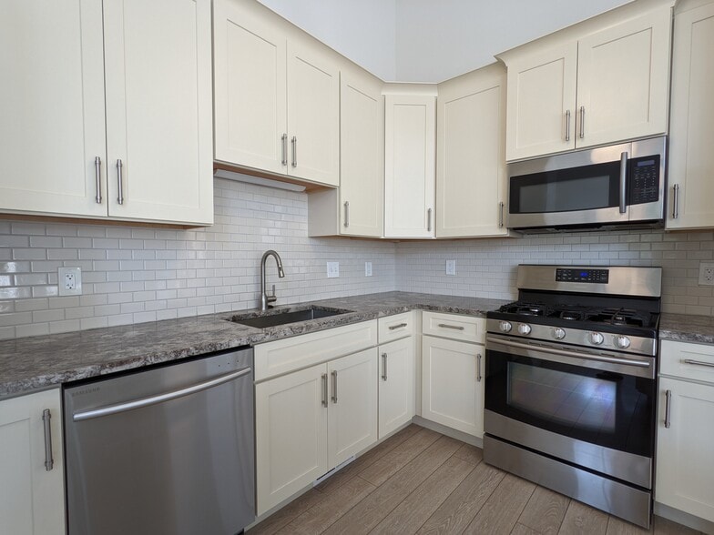 Kitchen - 248 6th Street Northeast