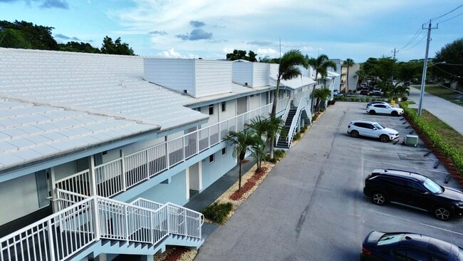 Building Photo - 6100 NE 7th Ave