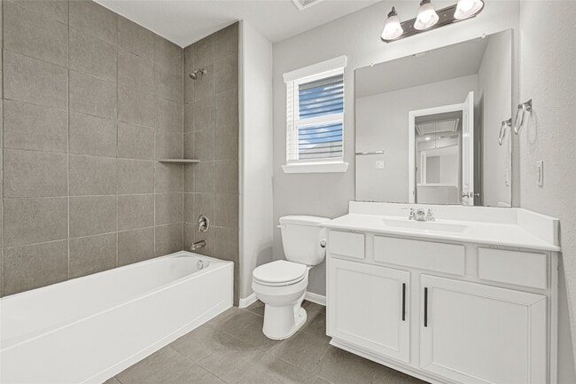 Building Photo - 5914 Prince Pl Dr