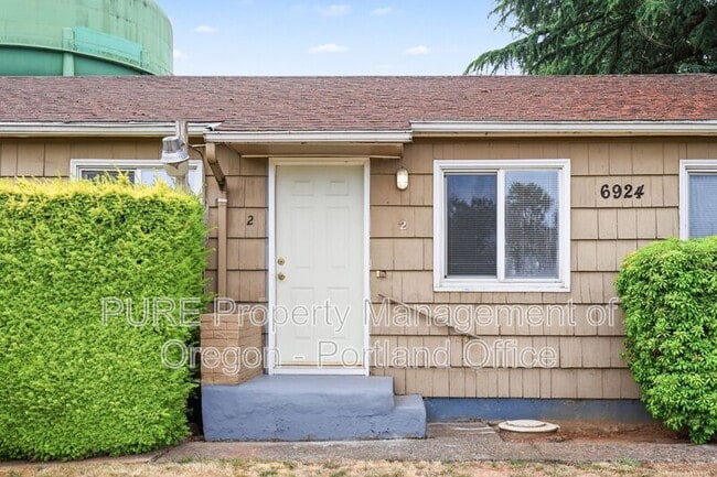 Building Photo - 6924 N Amherst St