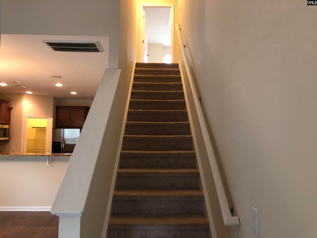 Building Photo - 636 Spanish Oak Dr