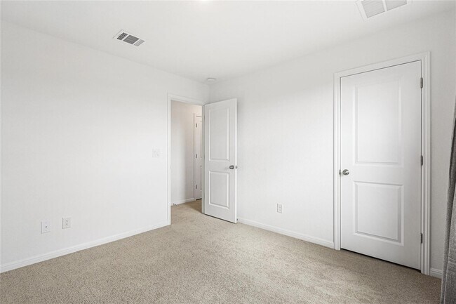 Building Photo - 701 Unakite Trl