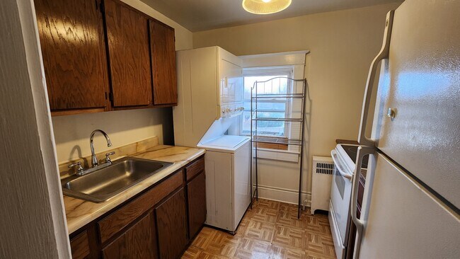 kitchen - 6909 Linden Ave