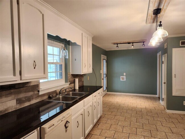 Building Photo - 2814 Ashley Ave