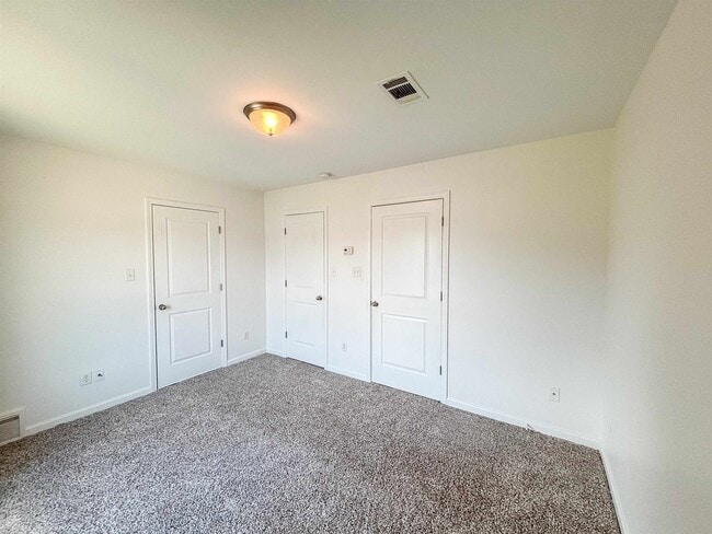 Building Photo - 6839 Hare Hill Dr