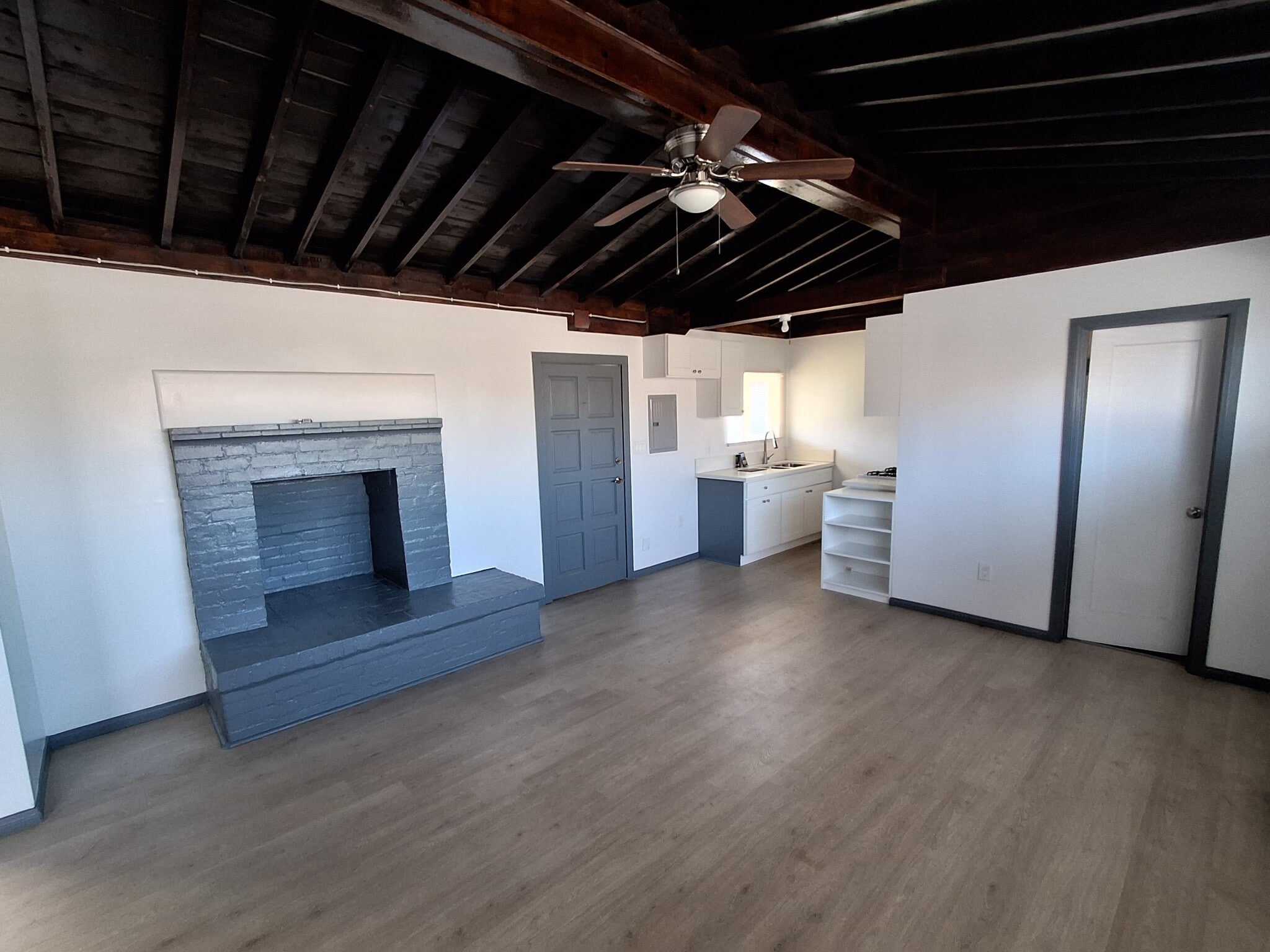 Living room - 1412 W 107th St