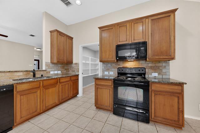 Building Photo - 1037 Johnson City Ave