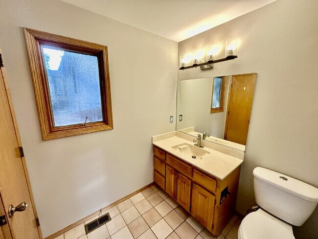 Building Photo - 25 N Cerney Ln
