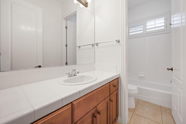 Building Photo - 124 Tesori Dr