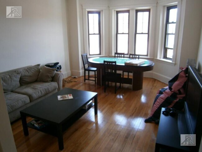Building Photo - 3 bedroom in Allston MA 02134