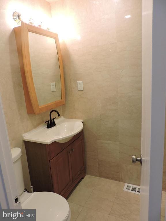 Building Photo - 9358 Neil Rd