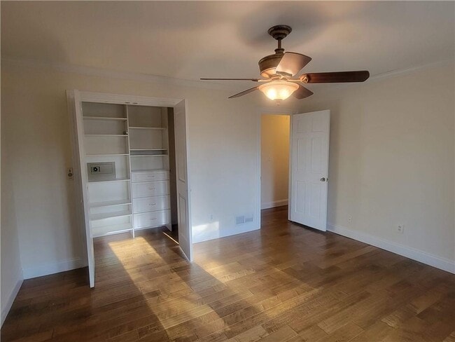 Building Photo - 3740 Clubland Dr