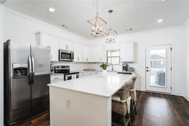 Building Photo - 2332 Rutland Rd