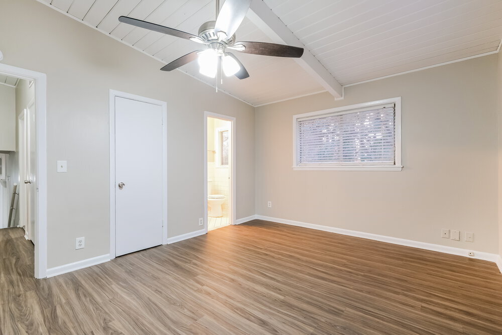 Building Photo - 2410 Ridgeway Dr