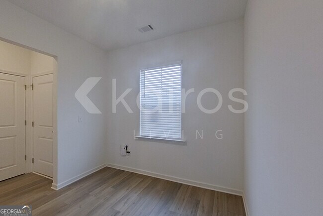 Building Photo - 213 Birch Ave