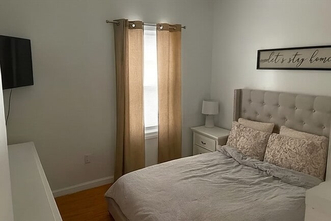 Building Photo - 256 Union St