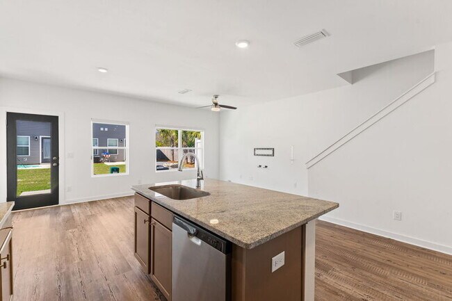 Building Photo - 409 N Gay Ave