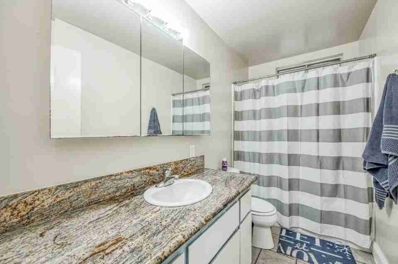 Building Photo - 5138 E Ashlan Ave