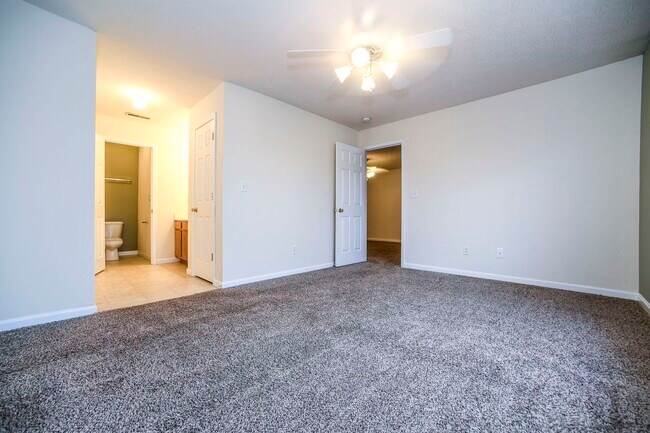 Building Photo - 140 Ruby Dr