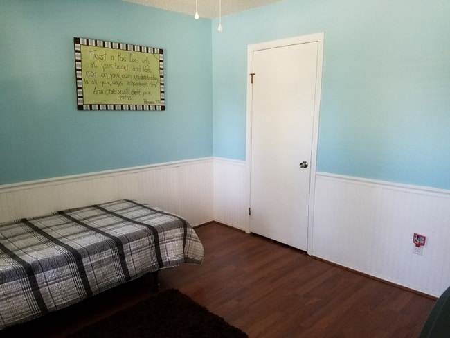 Building Photo - 3 Willow Oak Cove