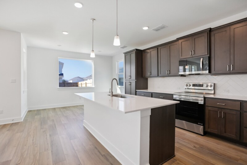 Building Photo - 1104 Yaupon Holly Dr