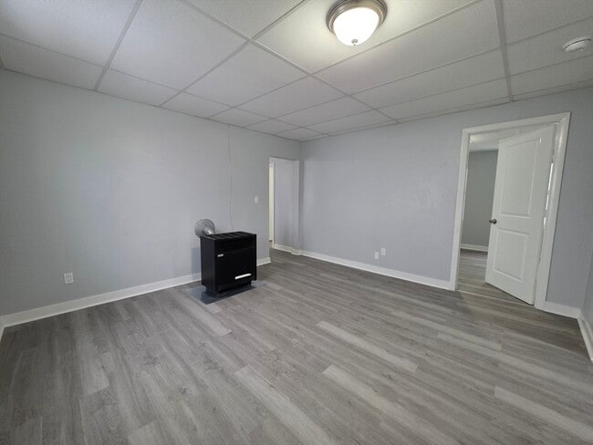 Building Photo - 39 Harlem St