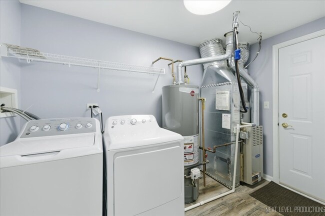 Building Photo - 472 Majestic Ln