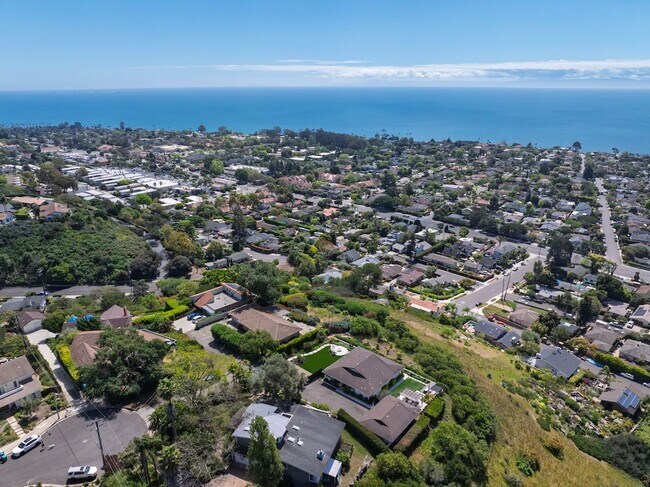 Building Photo - Stunning Santa Barbara Oasis!