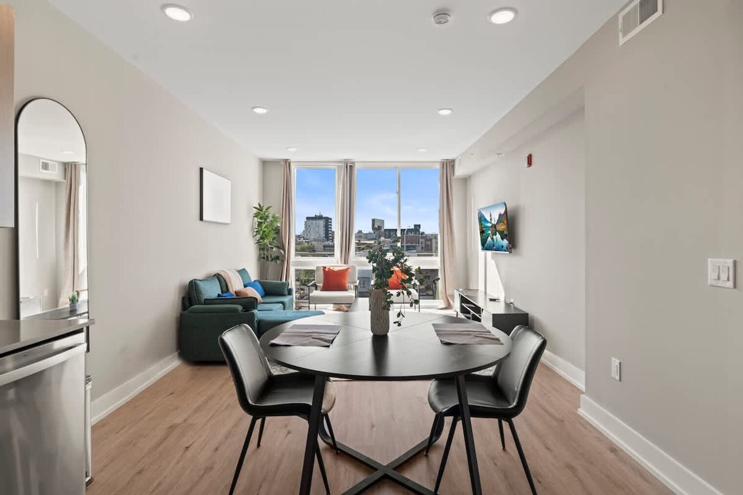 Building Photo - 901 Canal St